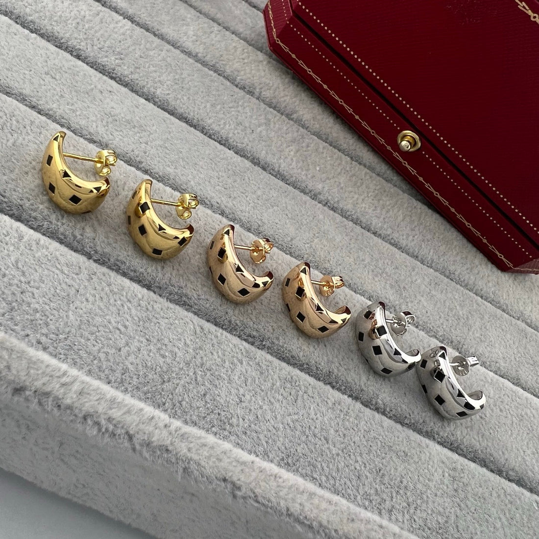 ¡®Veyra Jewelry¡¯ Dice Stud Earrings