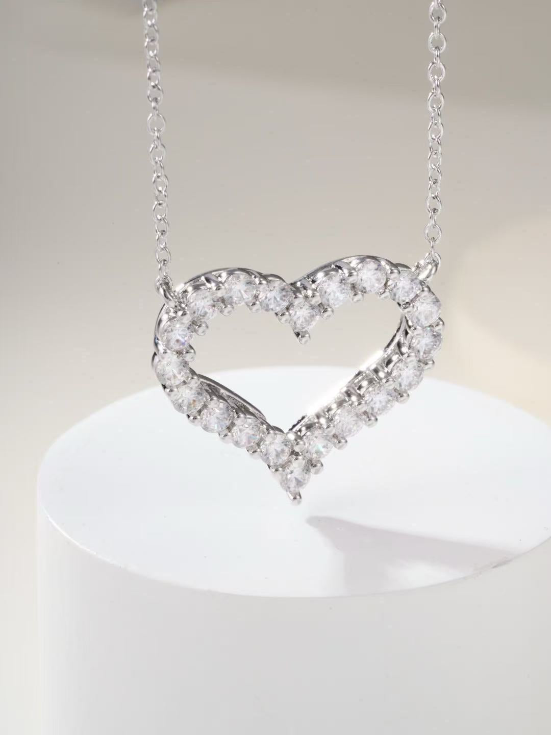 [Veyra Jewelry]T Family Heart Necklace