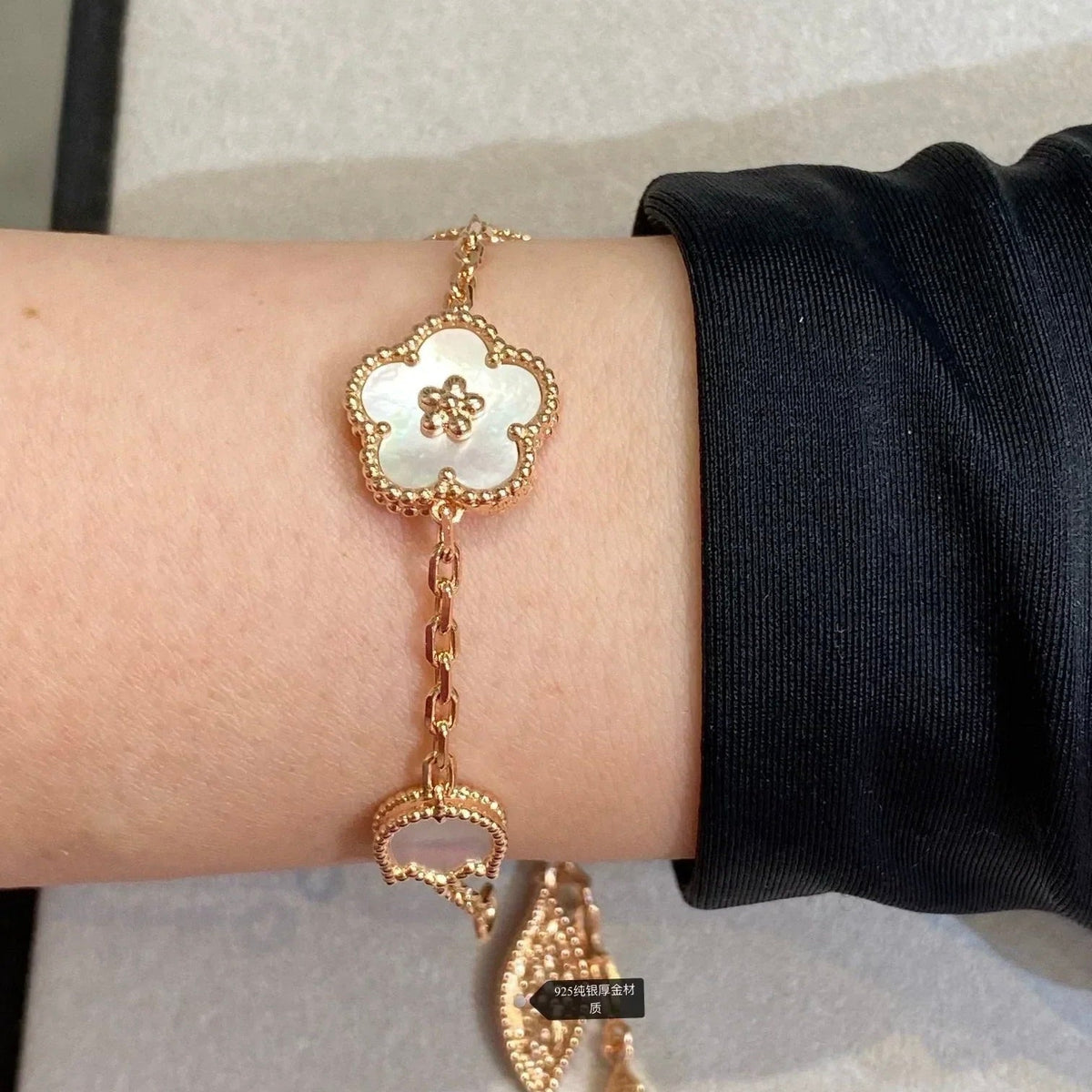 ¡®Veyra Jewelry¡¯LUCKY SPRING 5 MOTIF BRACELET