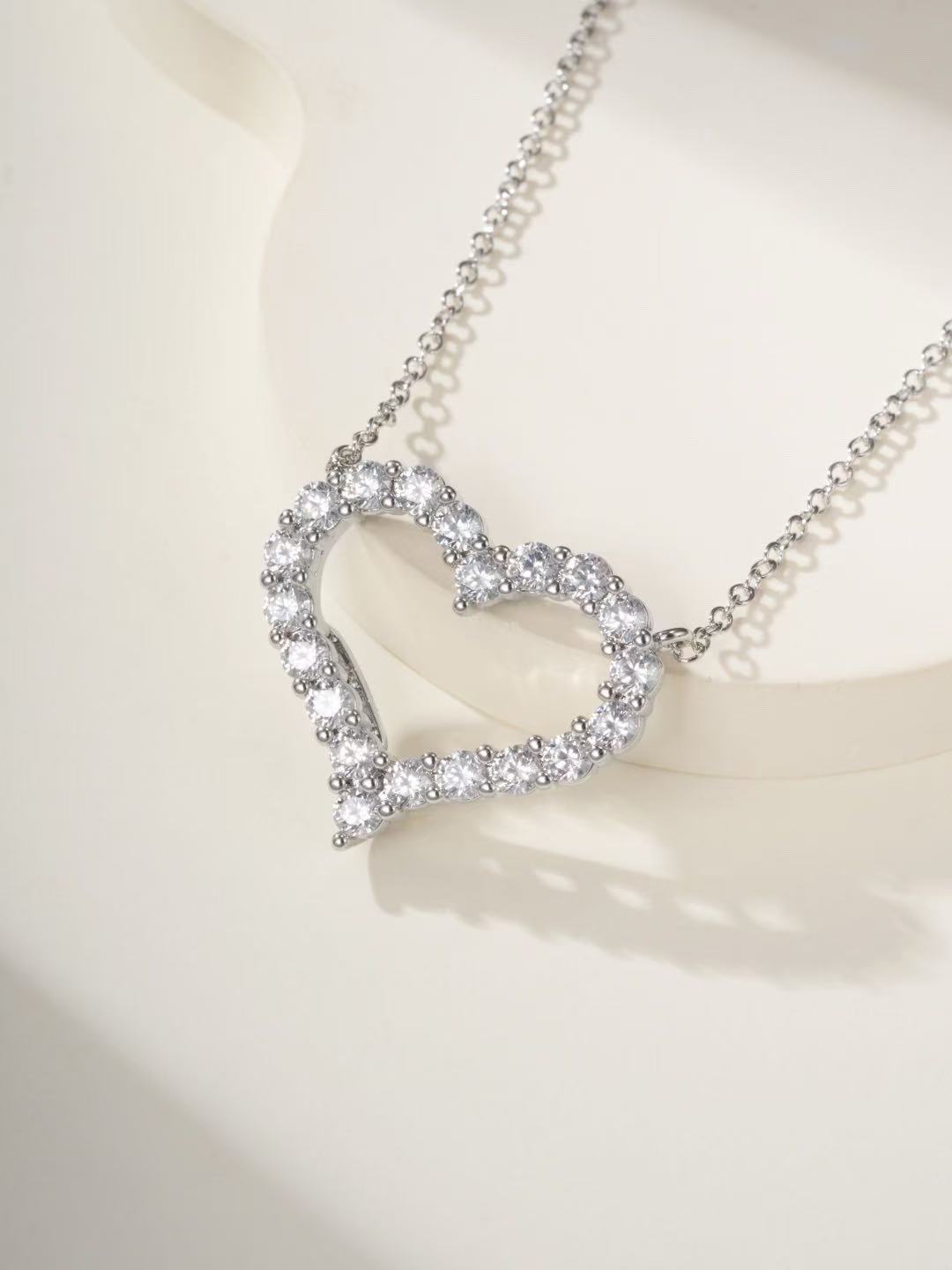 [Veyra Jewelry]T Family Heart Necklace