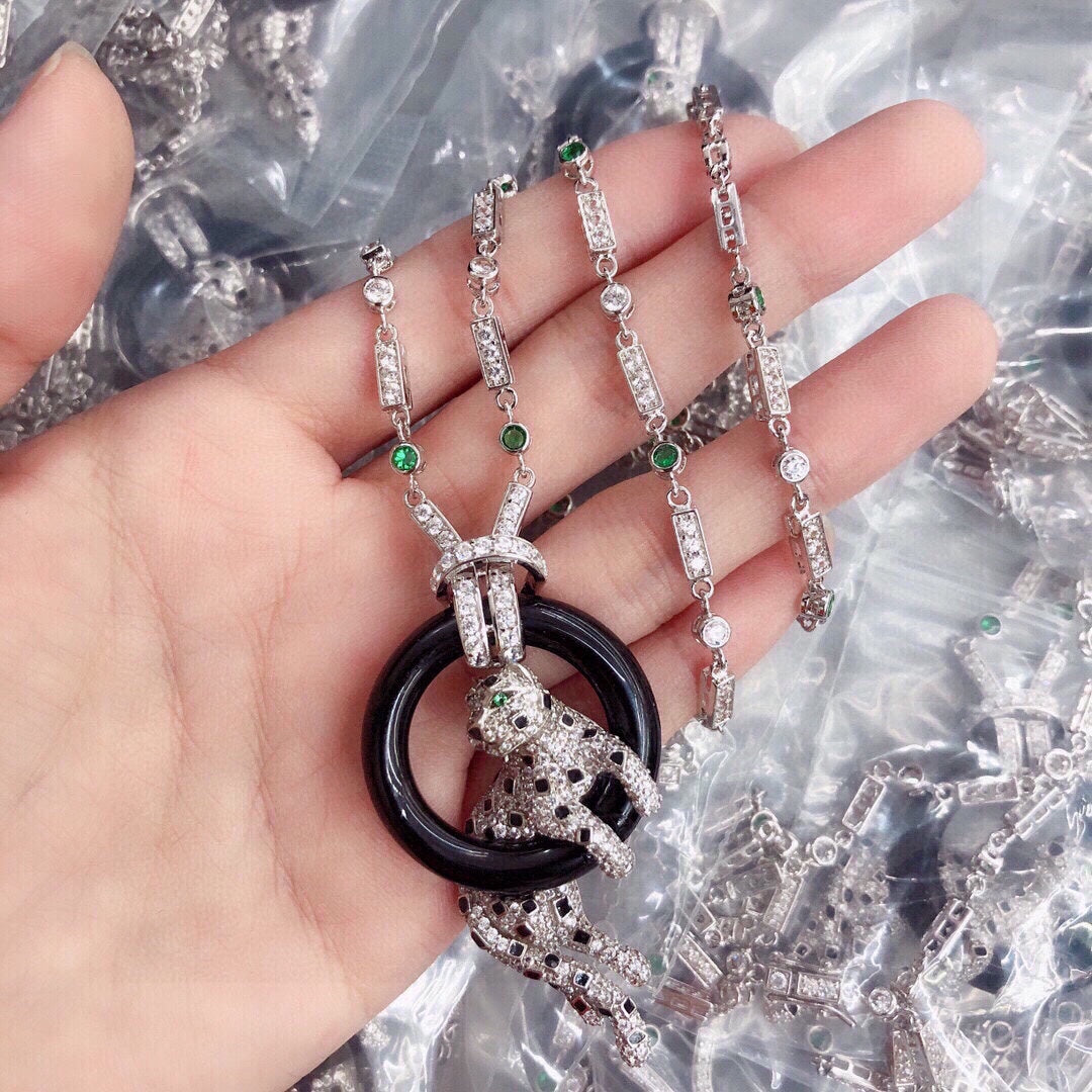 ¡®Veyra Jewelry¡¯Pave Panther Circle Pendant Necklace