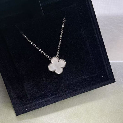 [Veyra Jewelry]CLOVER MINI 15MM WHITE MOTHER-OF-PEARL NECKLACE