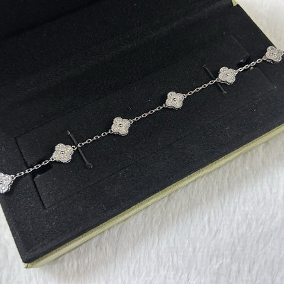 [Veyra Jewelry]New CLOVER 6 MOTIF DIAMOND BRACELET