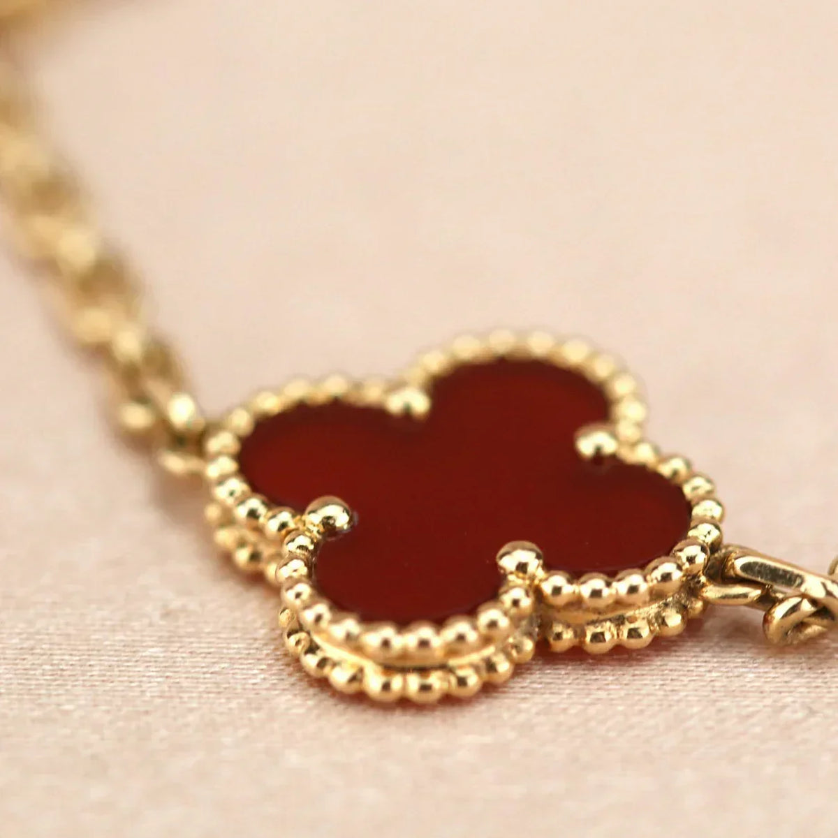 [Veyra Jewelry]New  CLOVER 5 MOTIF RED CORNELIAN BRACELET COLLECTION