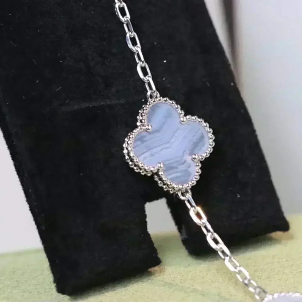 [Veyra Jewelry]New  CLOVER 5 MOTIF PURPLE CHALCEDONY BRACELET COLLECTION