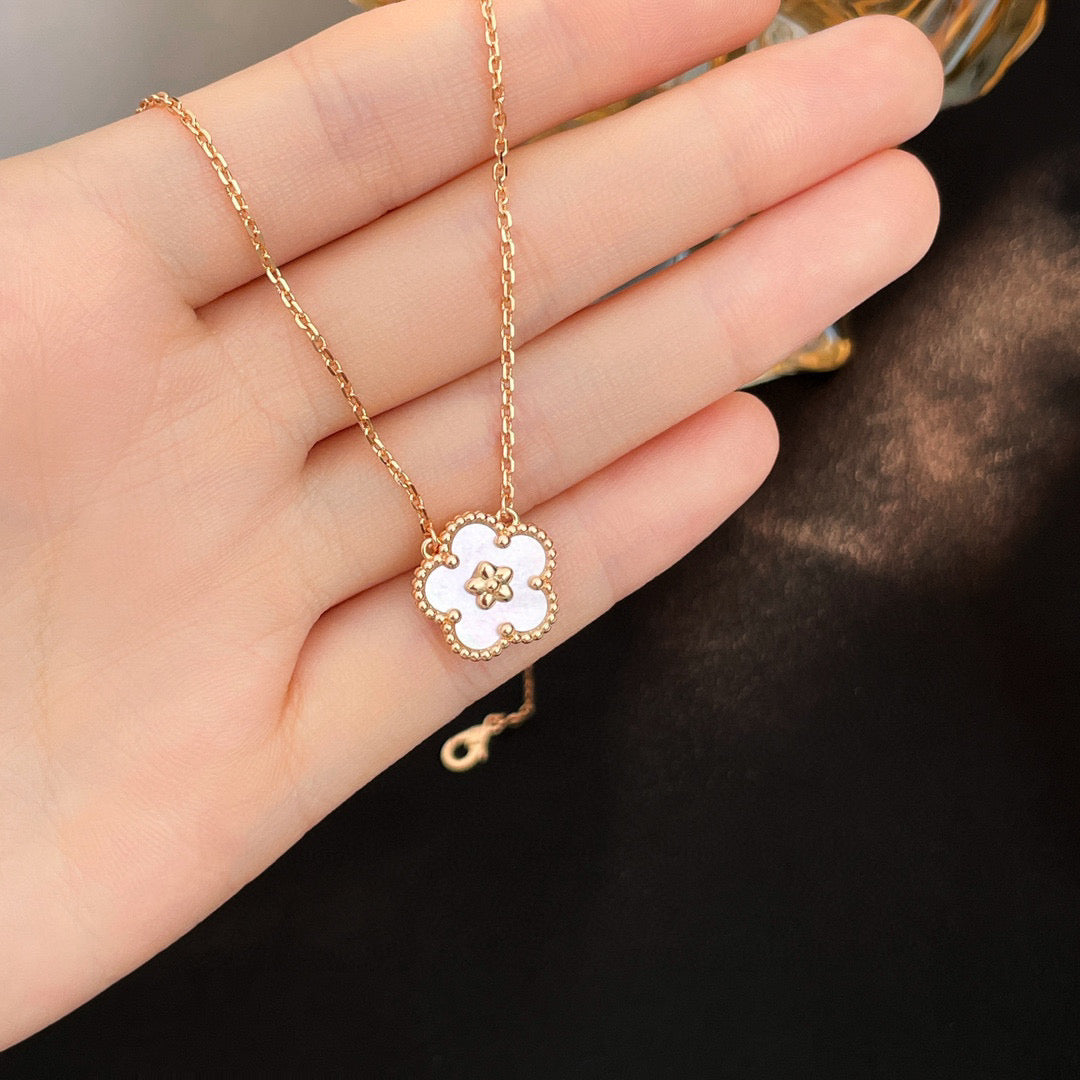 ¡®Veyra Jewelry¡¯LUCKY  WHITE MOP  PLUM BLOSSOM NECKLACE