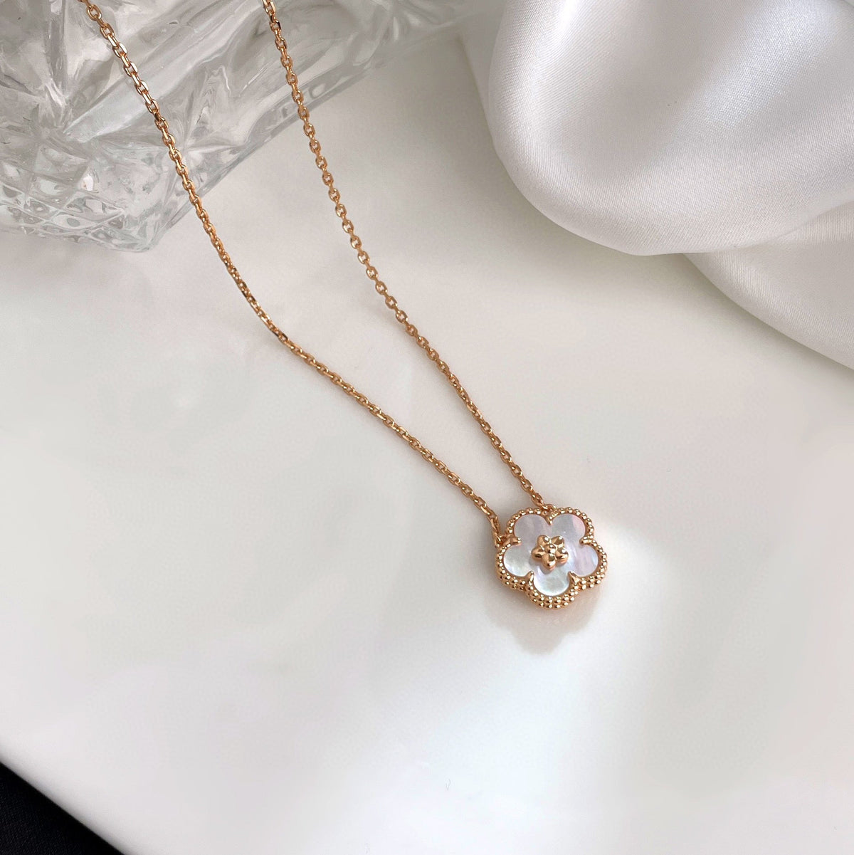 ¡®Veyra Jewelry¡¯LUCKY  WHITE MOP  PLUM BLOSSOM NECKLACE