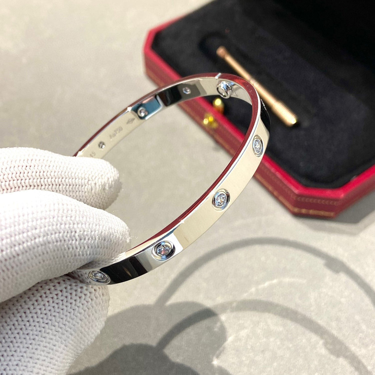 ¡®Veyra Jewelry¡¯LOVE BRACELET 6.1MM 10 DIAMONDS
