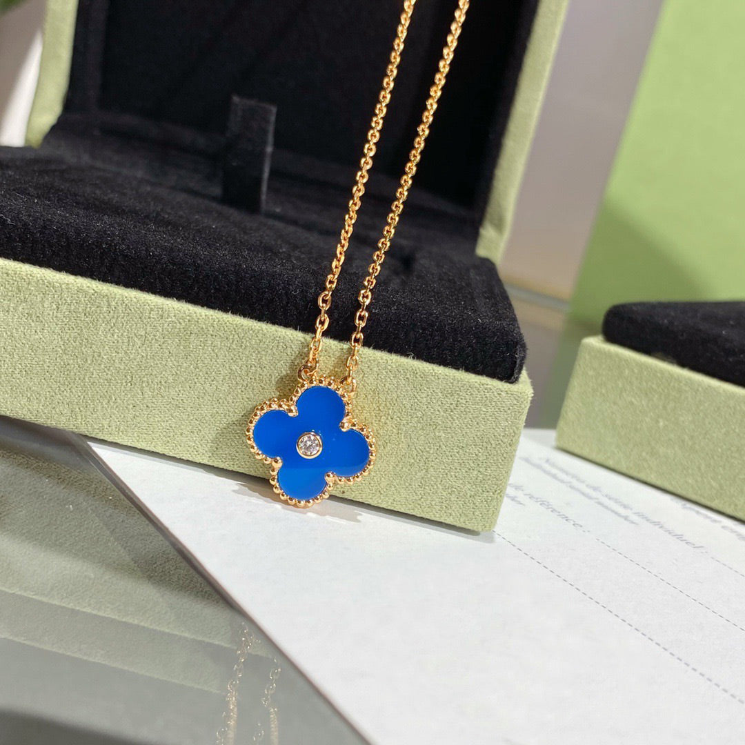 ¡®Veyra Jewelry¡¯CLOVER 15MM DIAMOND AND BLUE AGATE NECKLACE