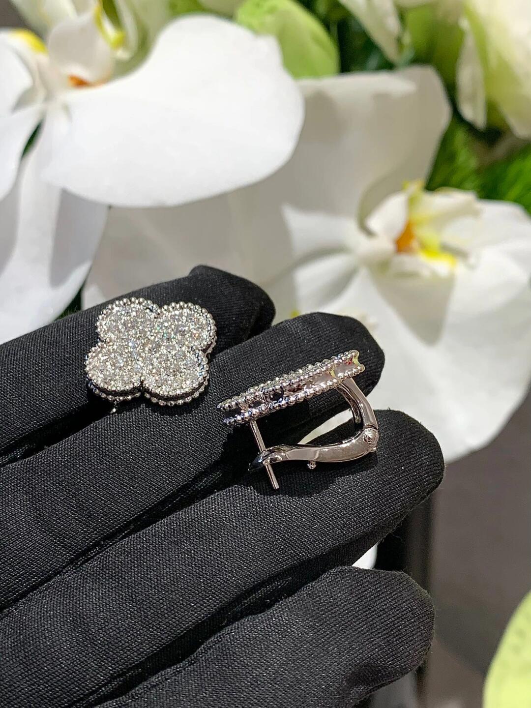 [Veyra Jewelry] CLOVER 20MM MOTIFS DIAMOND STUD EARRINGS SILVER
