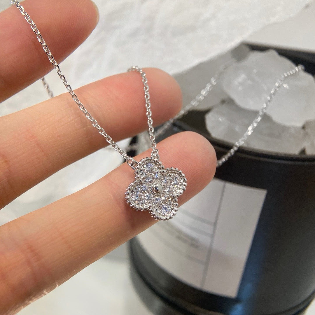 ¡®Veyra Jewelry¡¯CLOVER 15MM DIAMOND SINGLE FLOWER NECKLACE