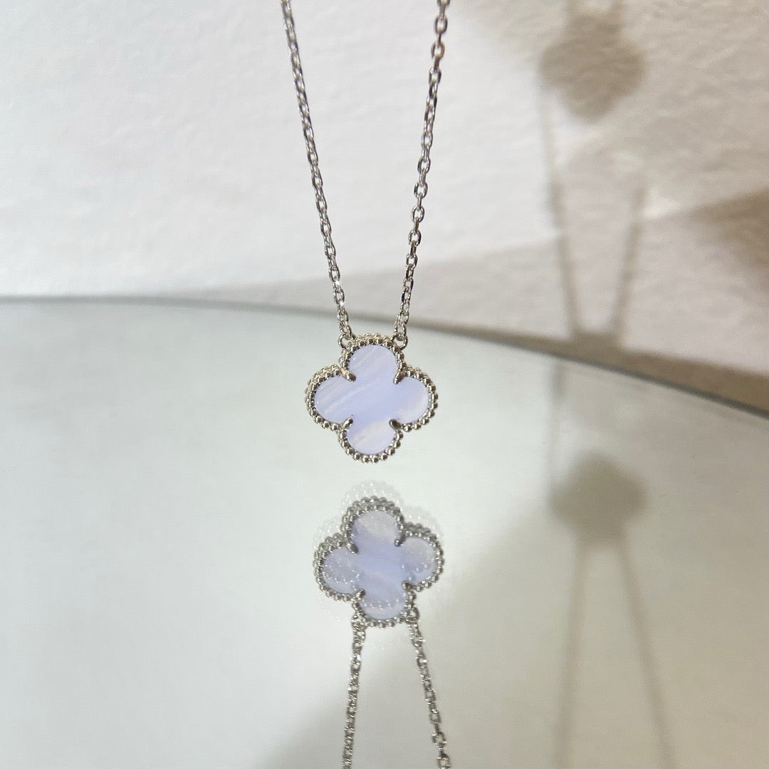 ¡®Veyra Jewelry¡¯CLOVER 15MM BLUE CHALCEDONY NECKLACE SILVER