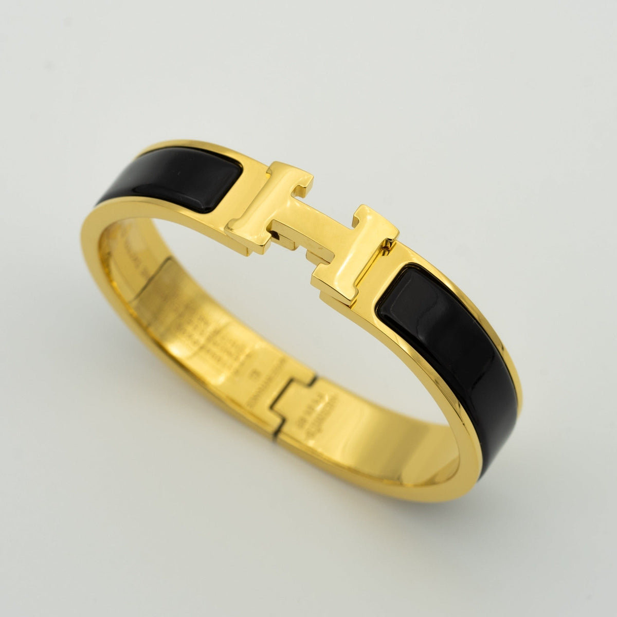 ¡®Veyra Jewelry¡¯H BLACK BRACELET
