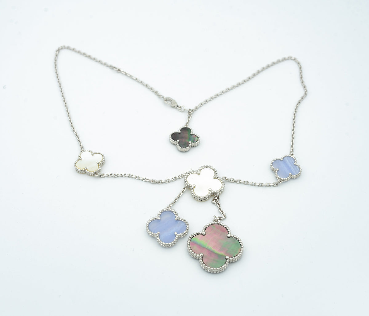 ¡®Veyra Jewelry¡¯CLOVER MOP CHALCEDONY NECKLACE SILVER 6 MOTIF