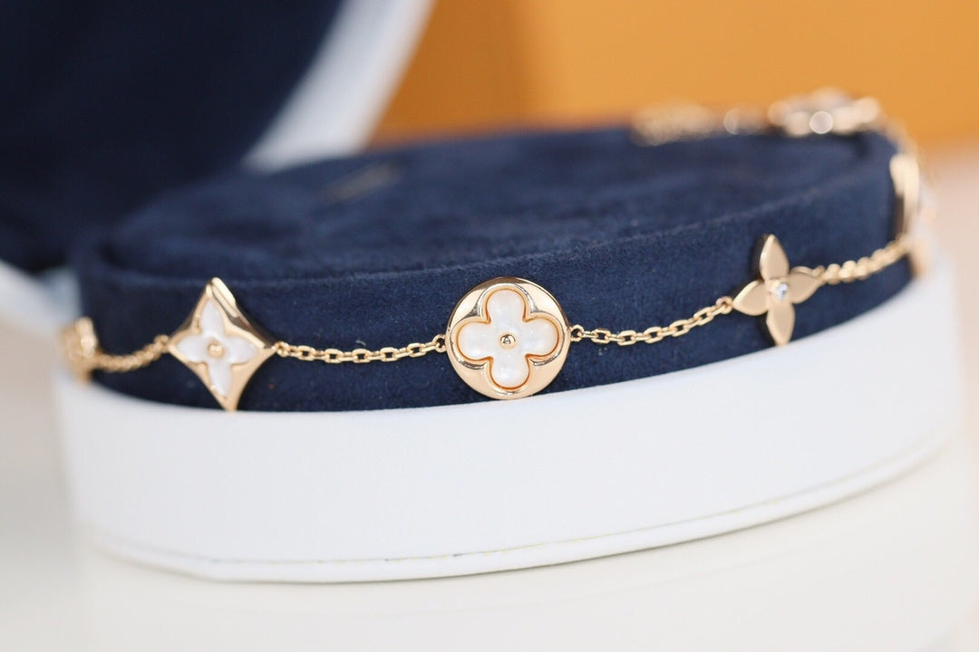 ¡®Veyra Jewelry¡¯LEAF CLOVER BRACELET