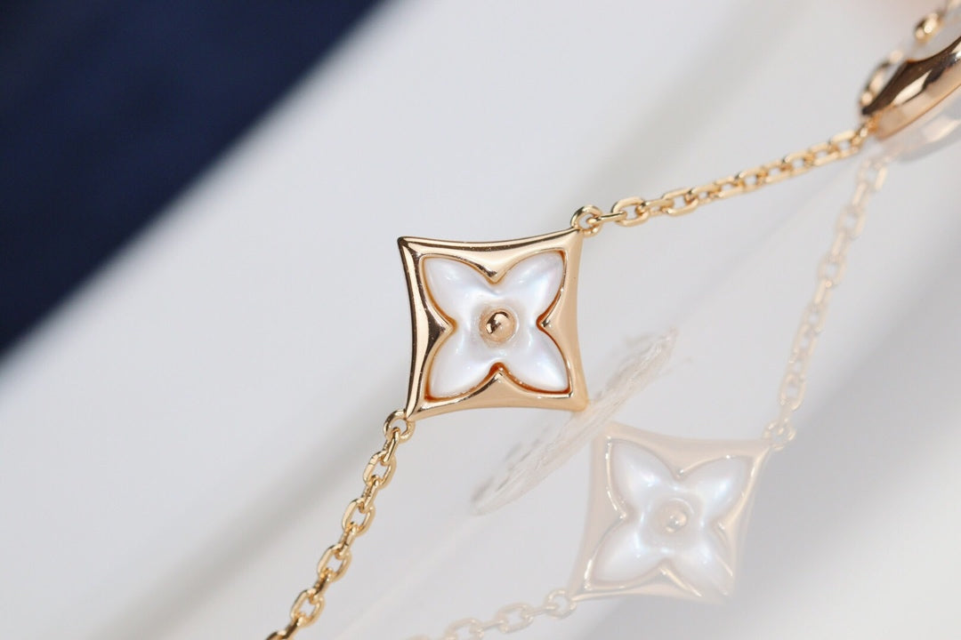 ¡®Veyra Jewelry¡¯LEAF CLOVER BRACELET