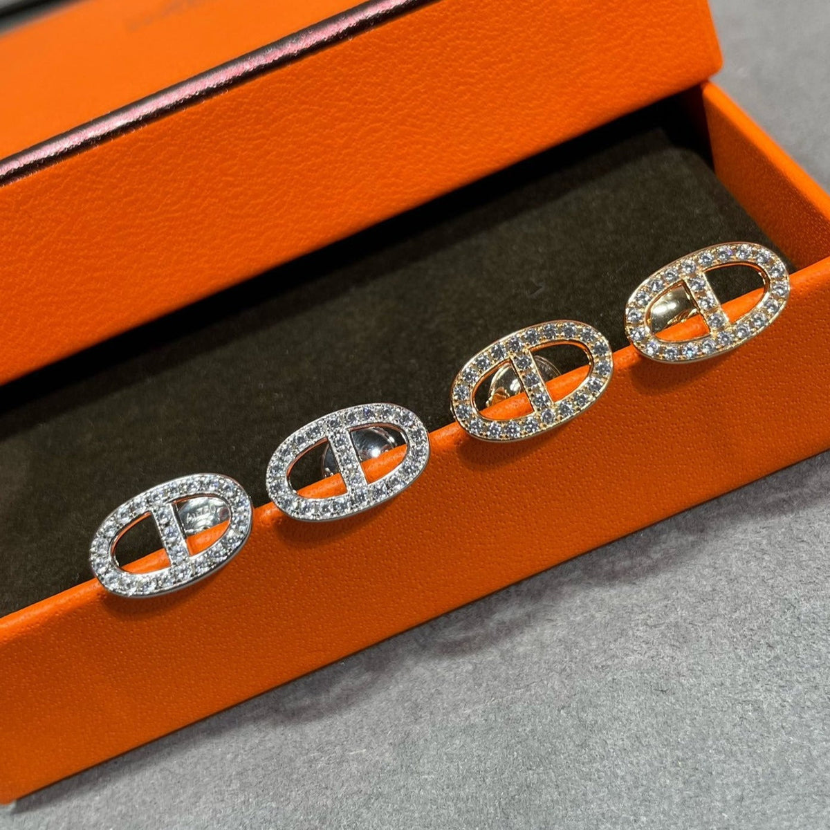 ¡®Veyra Jewelry¡¯HM FULL DIAMOND PIG NOSE STUD EARRINGS