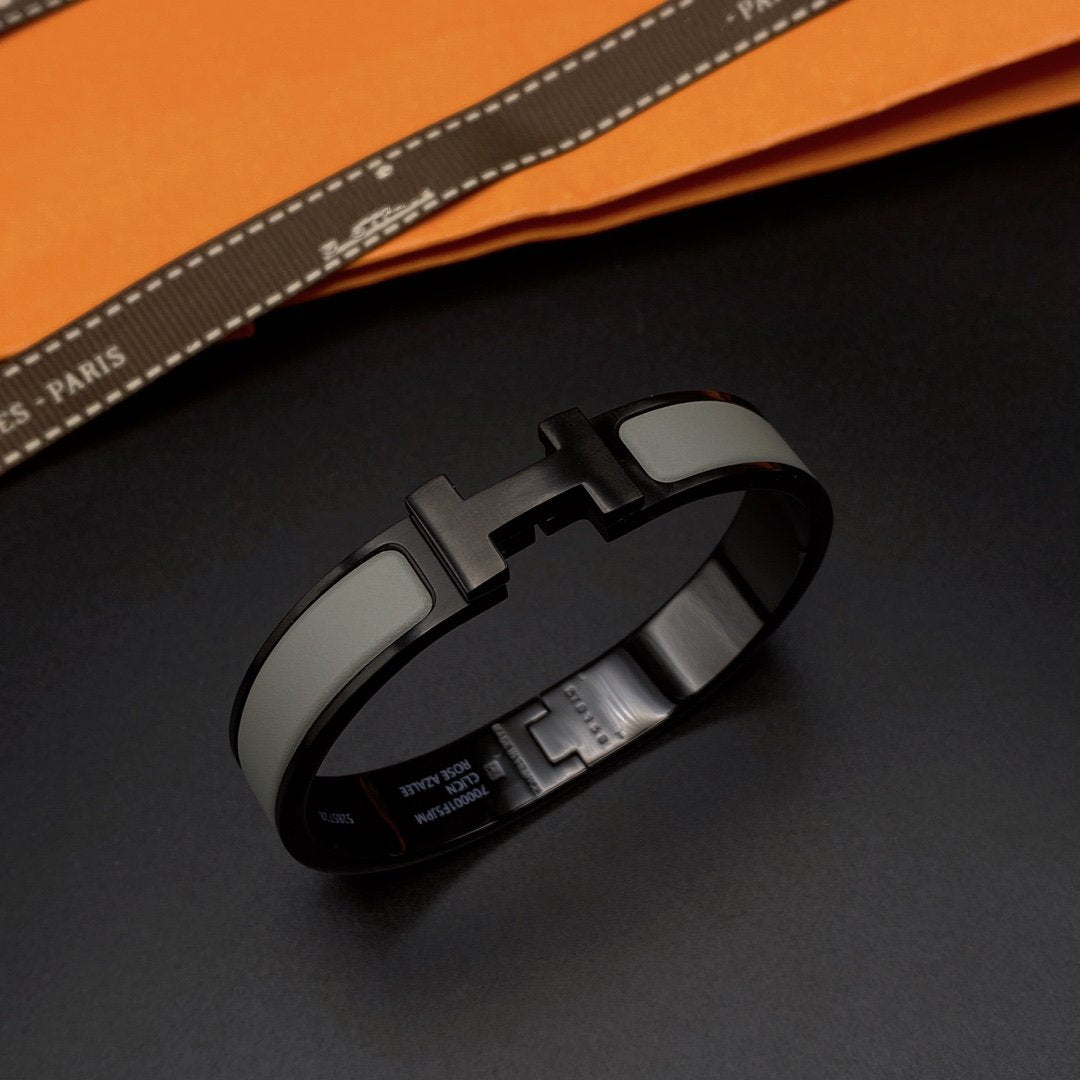 ¡®Veyra Jewelry¡¯CLIC HM SO BLACK GREY BRACELET