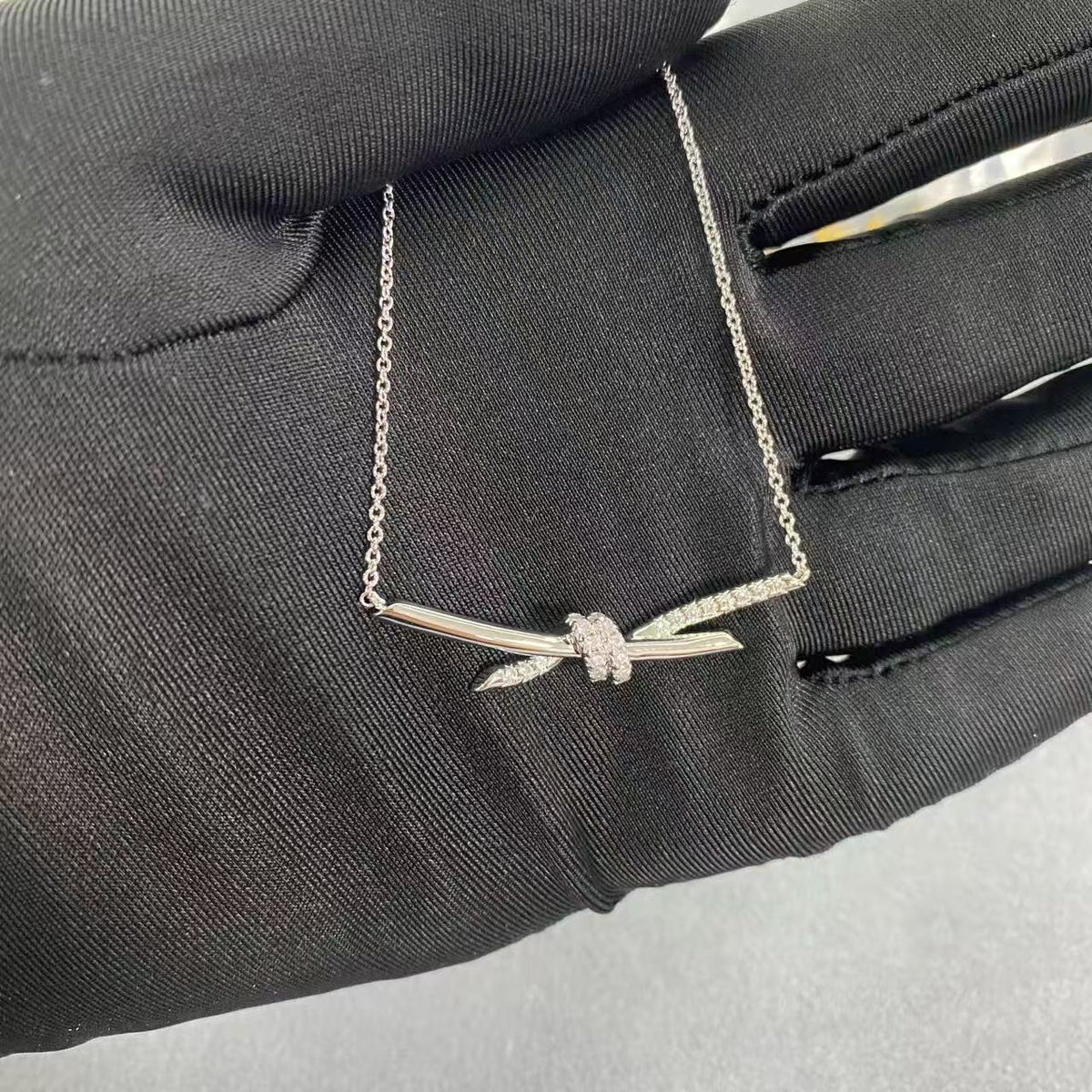 [Veyra Jewelry]T House Diamond-Studded Knot Necklace