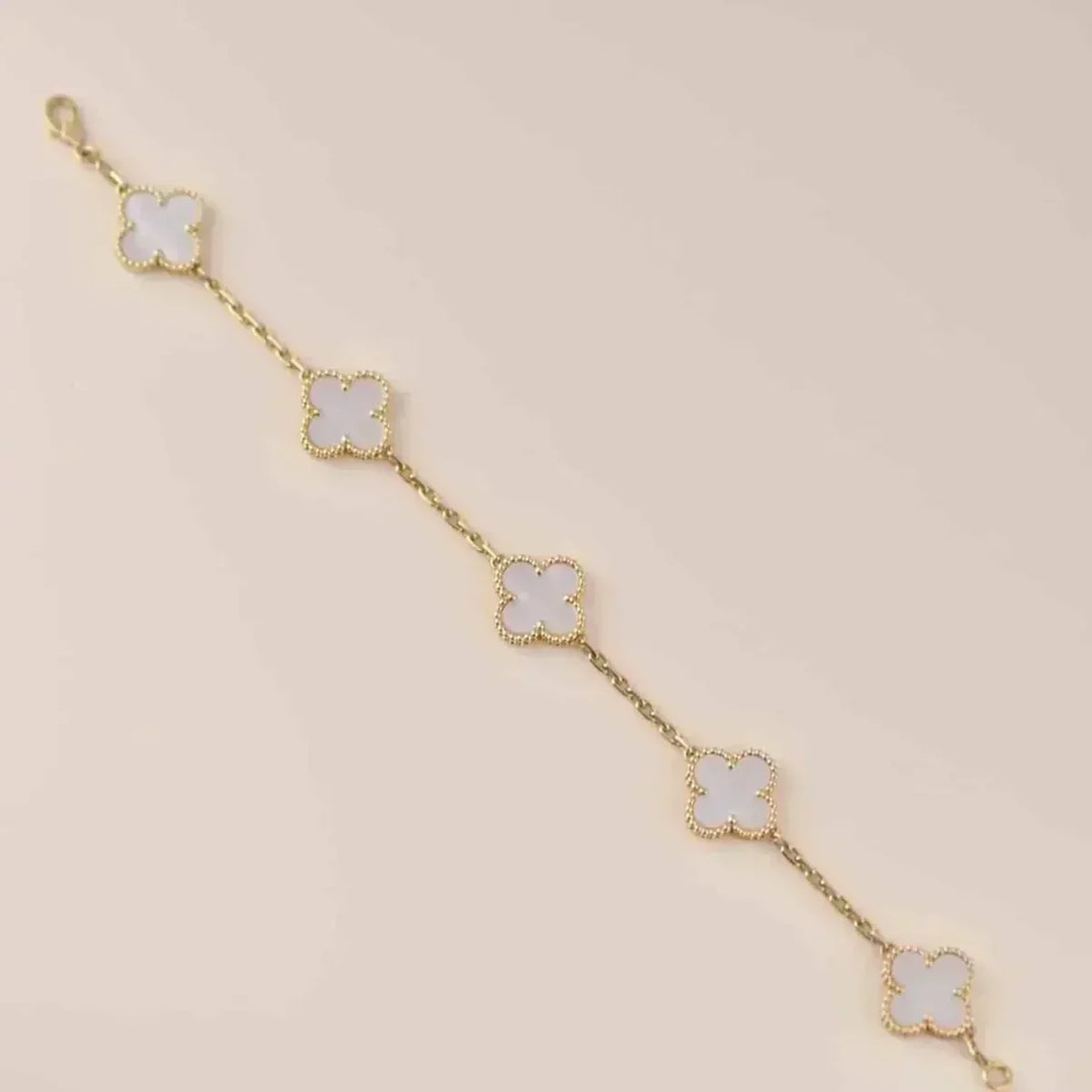 [Veyra Jewelry]New CLOVER WHITE PEARL MOP 5 MOTIF BRACELET COLLECTION