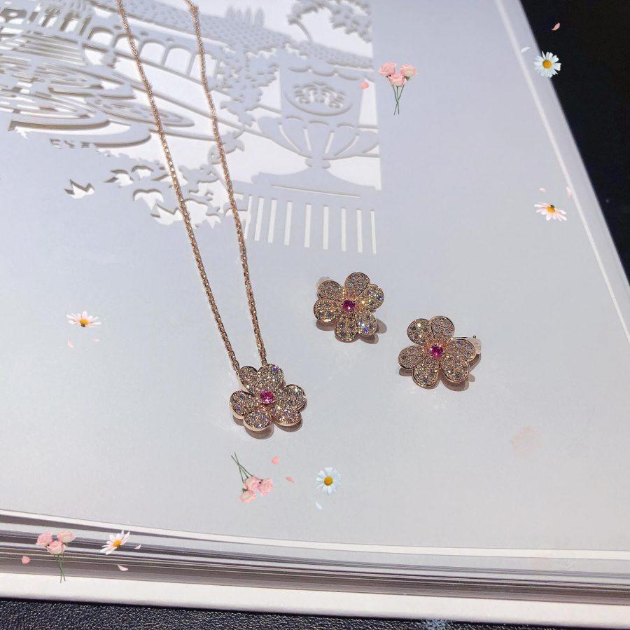 ¡®Veyra Jewelry¡¯FRIVOLE PINK GOLD FLOWER DIAMOND EARRINGS