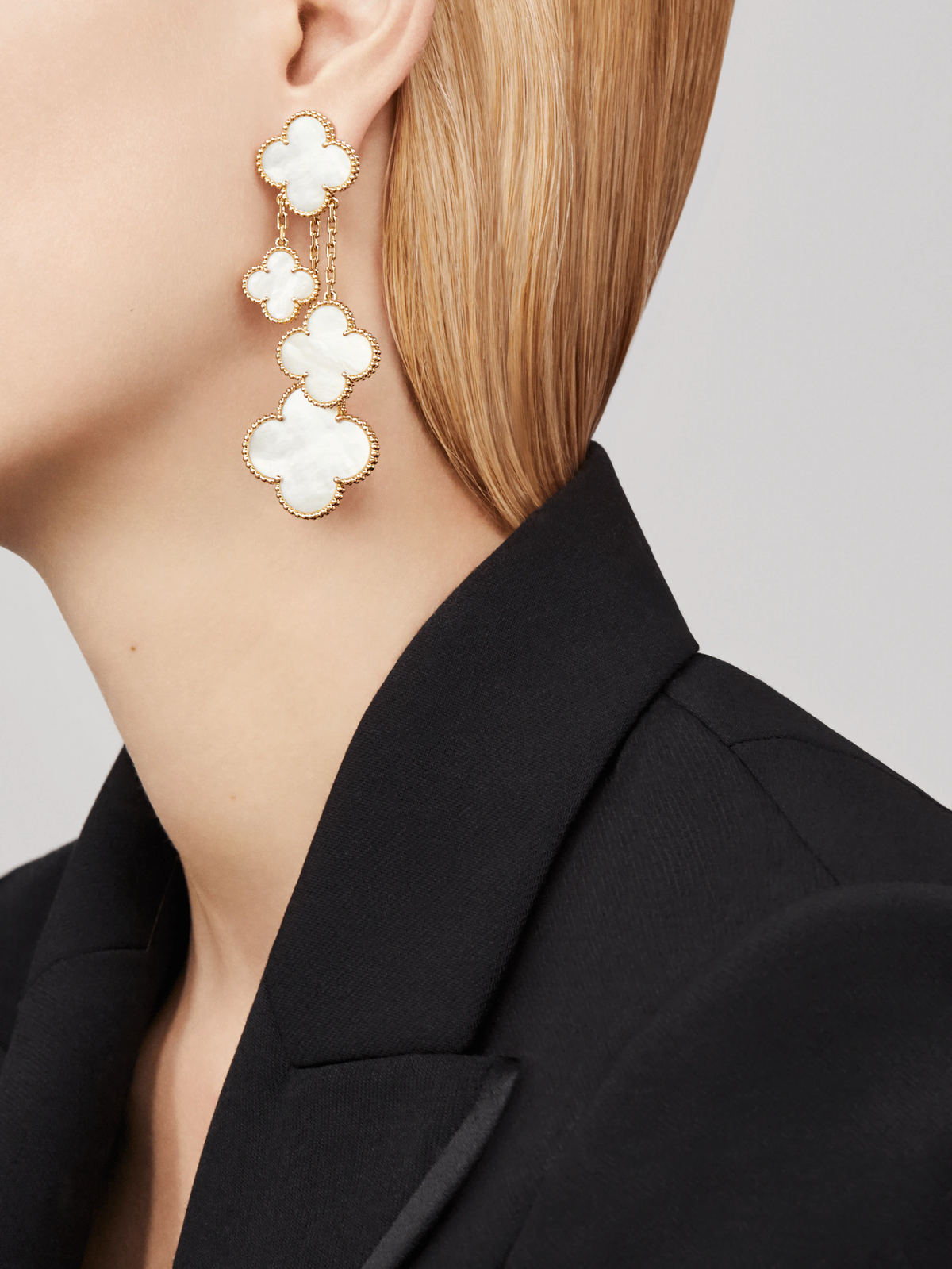 ¡®Veyra Jewelry¡¯CLOVER EARRINGS WHITE MOP 4 MOTIFS GOLD