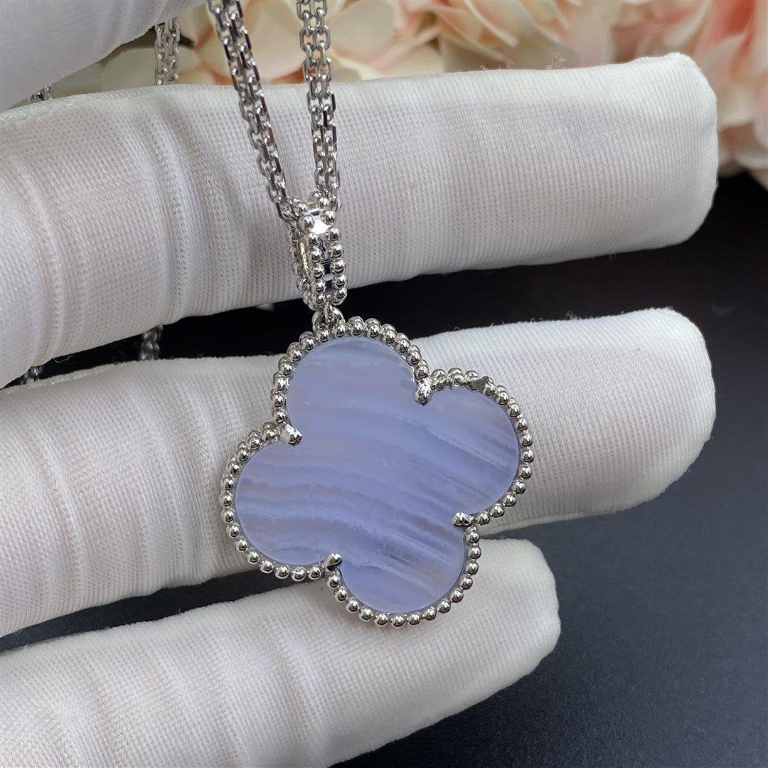 ¡®Veyra Jewelry¡¯CLOVER SILVER CHALCEDONY BIG CLOVER NECKLACE