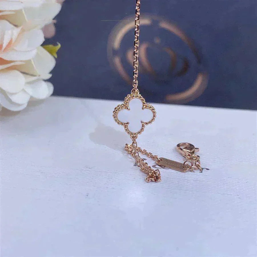 ¡®Veyra Jewelry¡¯CLOVER WHITE MOP SINGLE FLOWER BRACELET