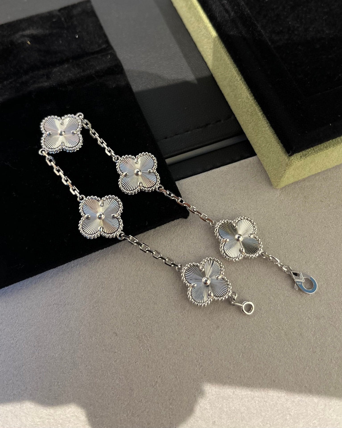 [Veyra Jewelry]New  CLOVER 5 MOTIF LASER BRACELET COLLECTION